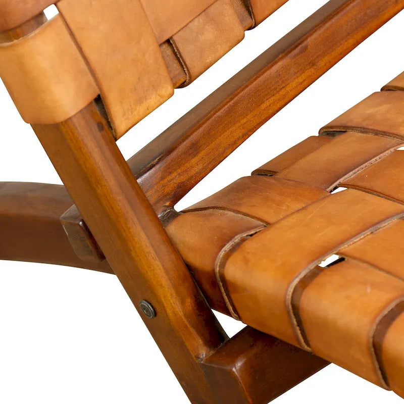 Sillón de cuero marrón con tejido de cesta